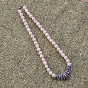 Faux Pearl Necklace With Silver Tone Pendant